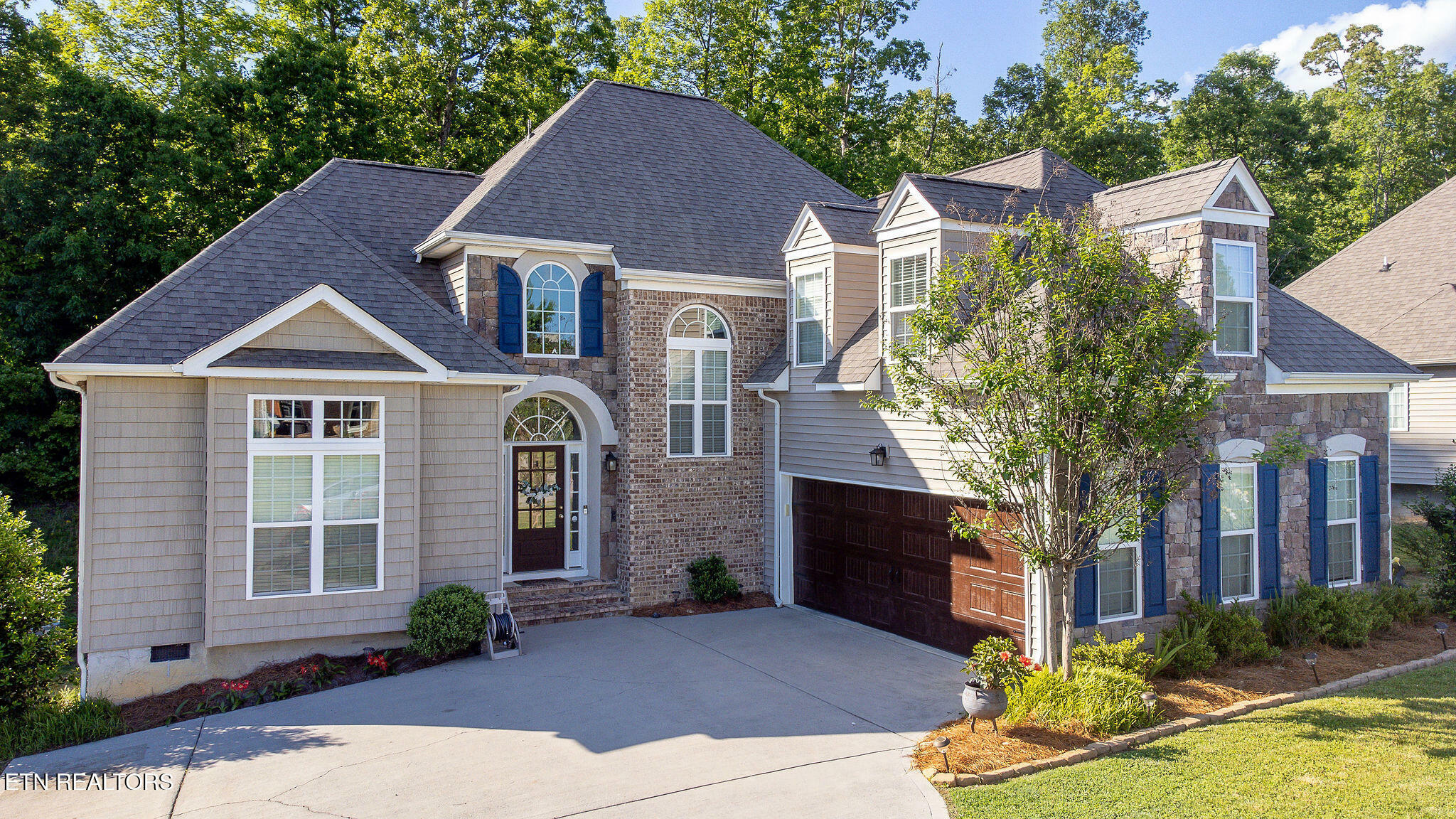 581 Oak Hills Drive Drive  Lenoir City TN 37771 photo