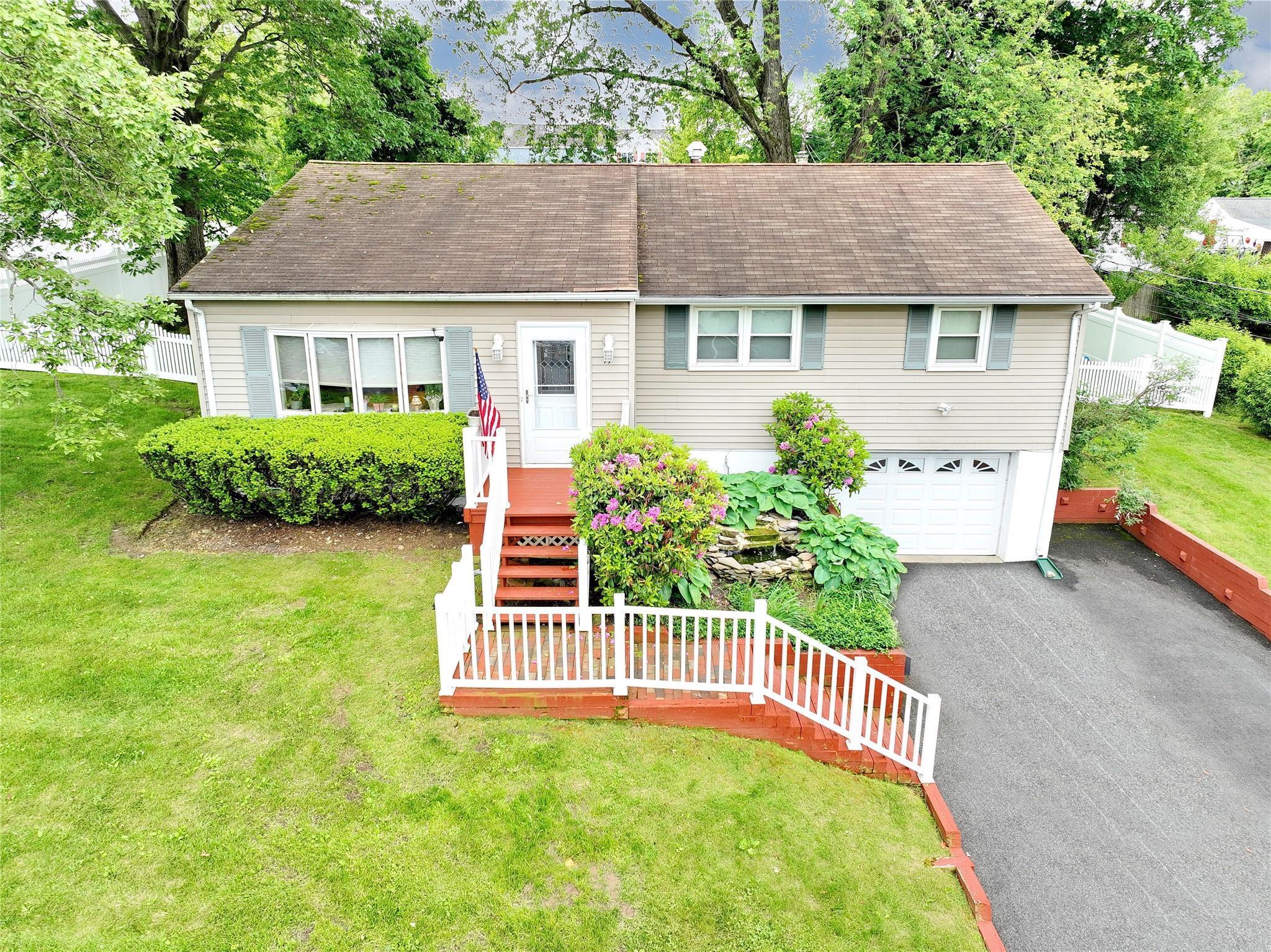 Property Photo:  17 Easton Street  NY 10980 