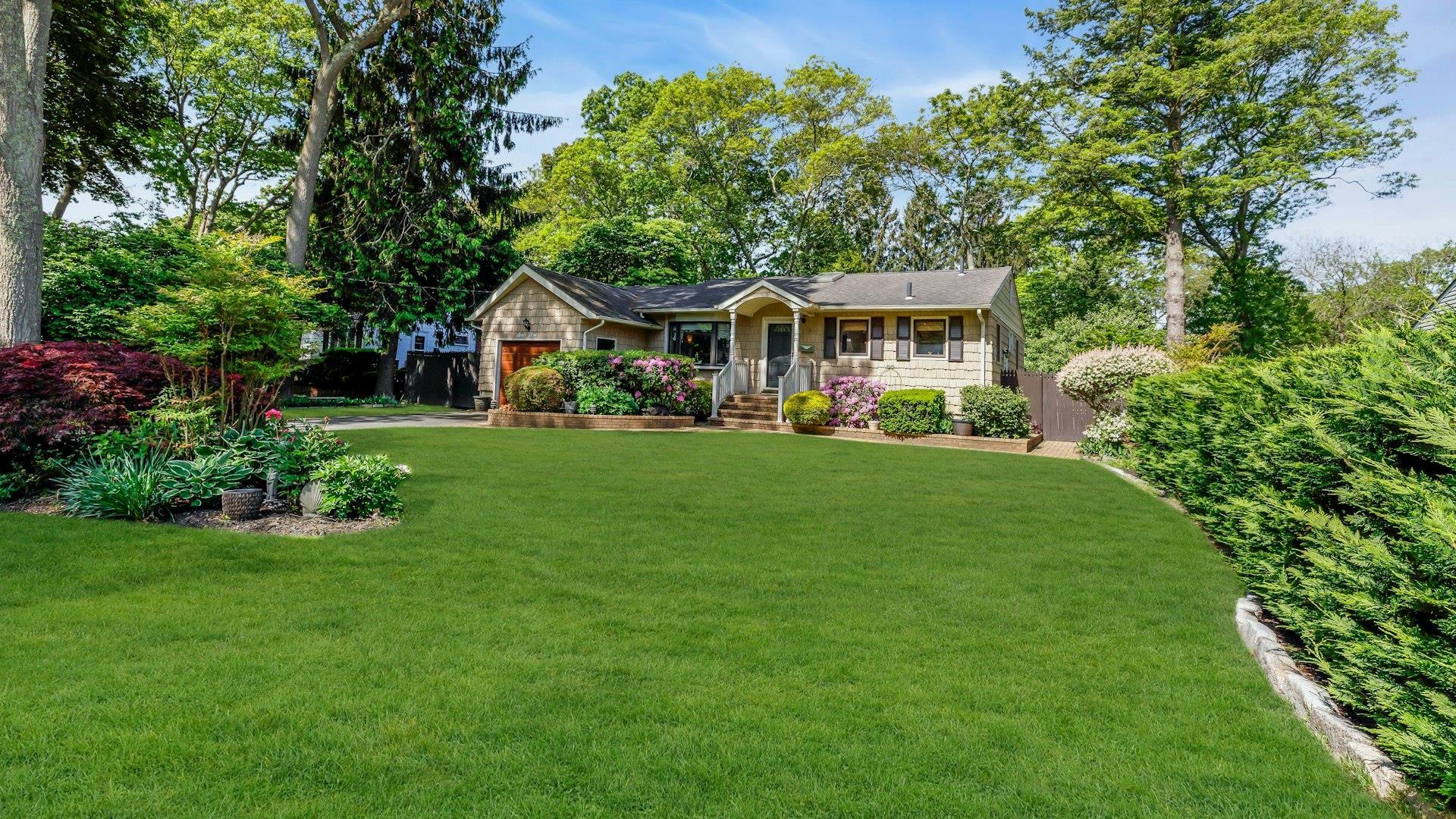 Property Photo:  69 Indian Head Drive  NY 11782 