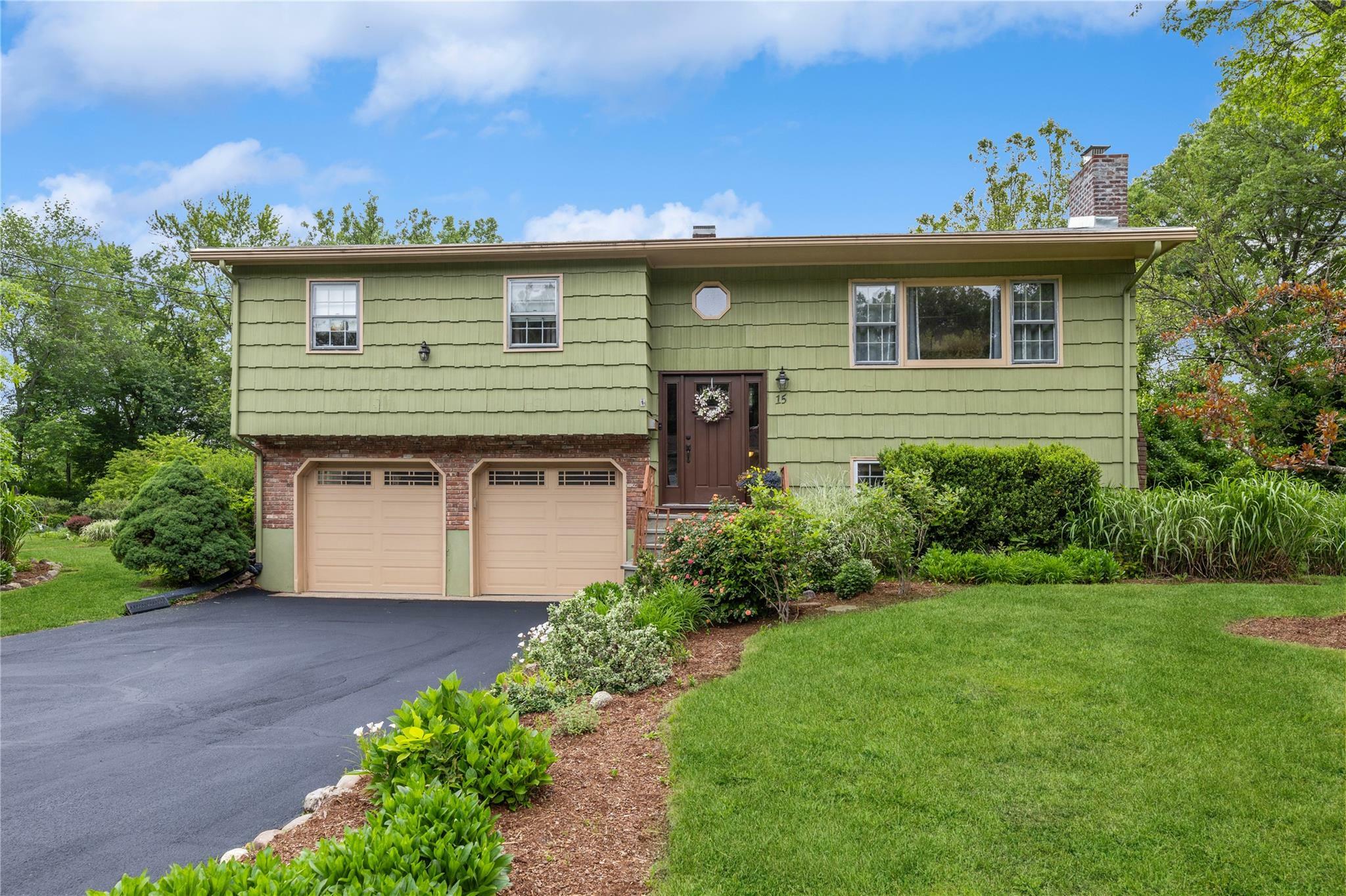 Property Photo: 15 Theodore Roosevelt Drive NY 10913