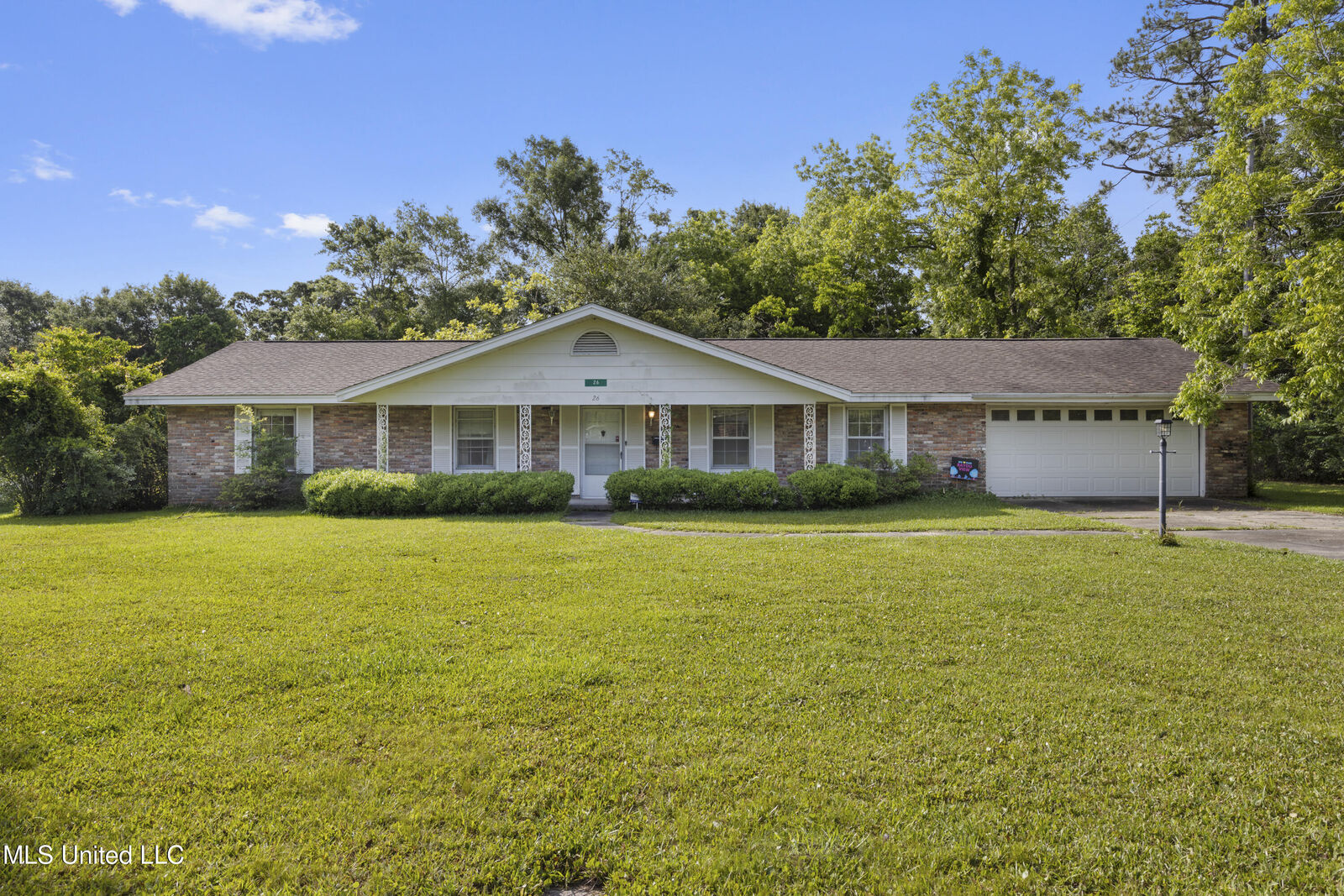 Property Photo: 26 E 52nd Street MS 39507