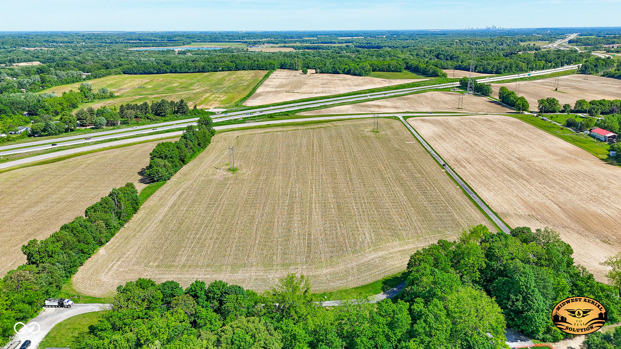 Property Photo: 7892 N Whiteland Lane IN 46151