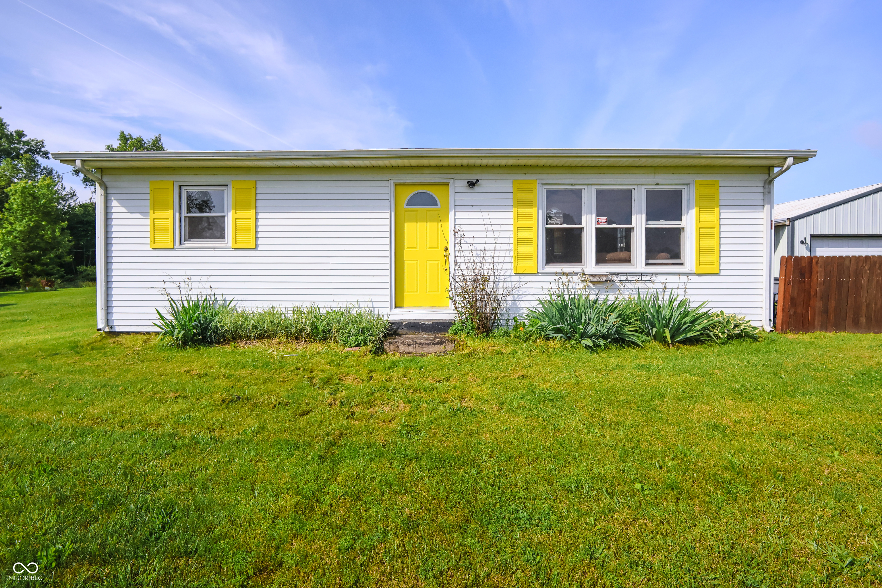 Property Photo: 9855 N State Highway 7 IN 47232