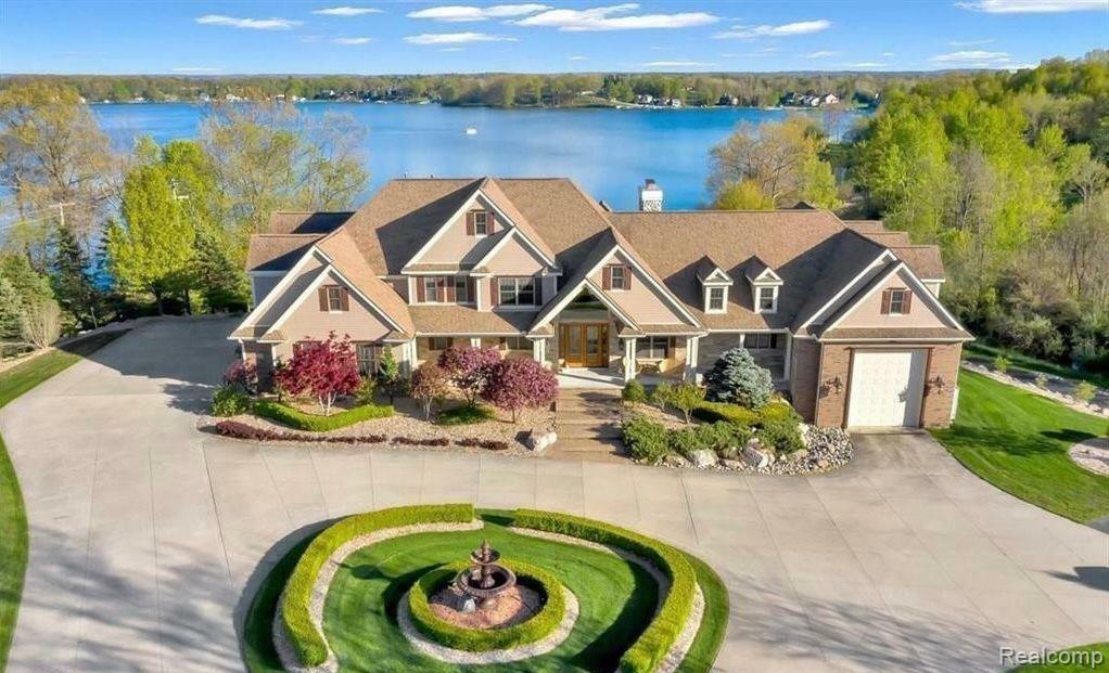 Property Photo: 4143 Longview Drive MI 48446 3659
