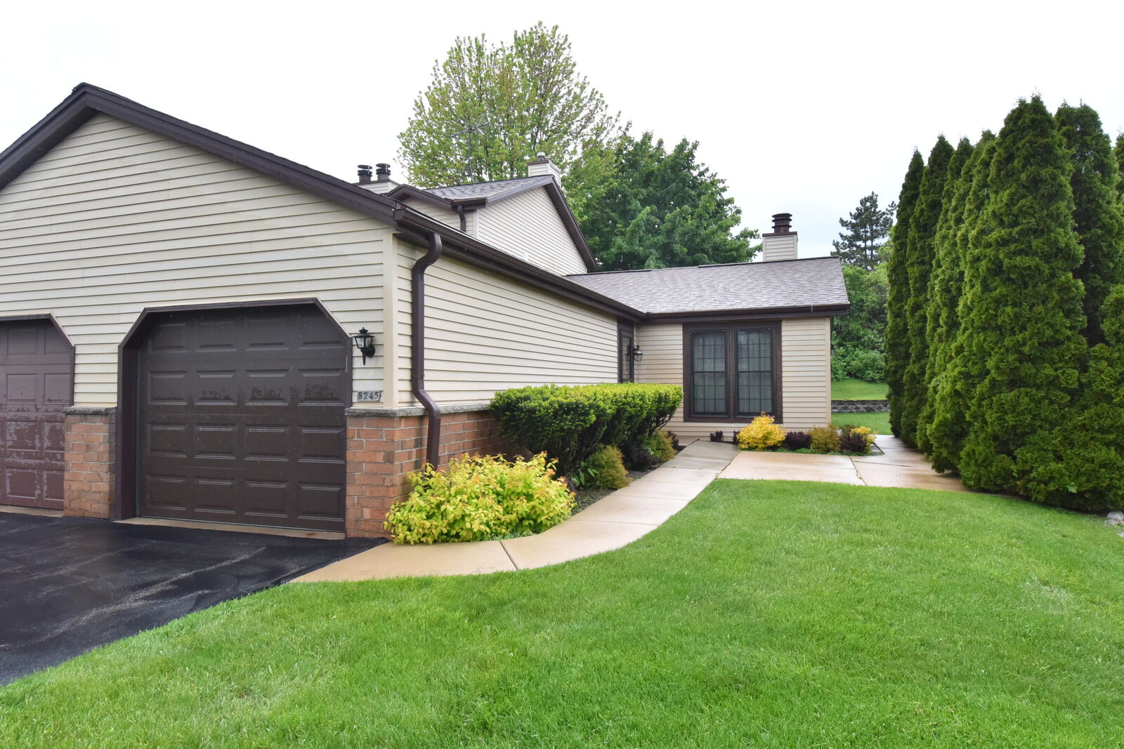 Property Photo:  8245 S Legend Dr  WI 53132 