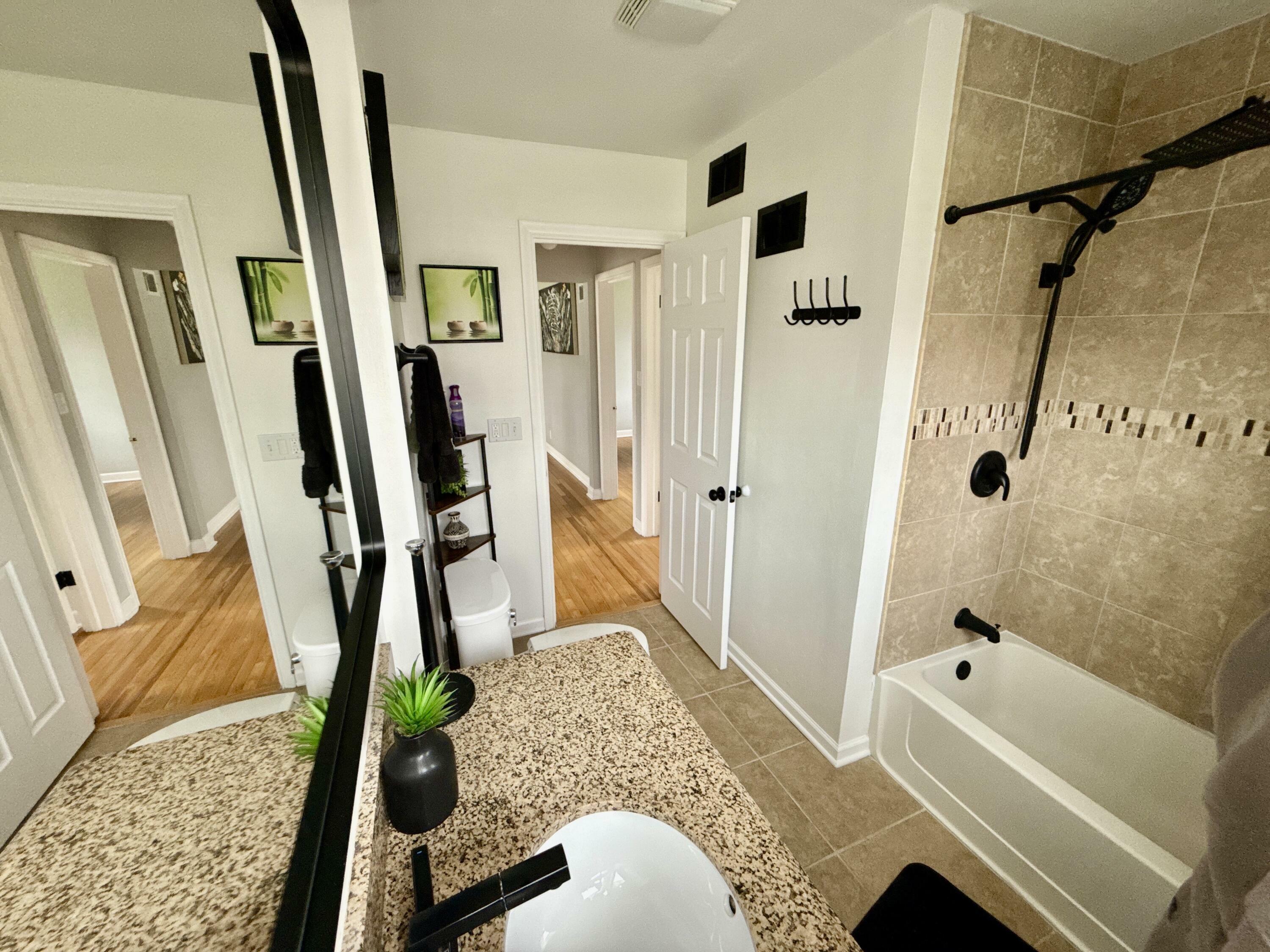 Property Photo: 219 W Daphne St WI 53217