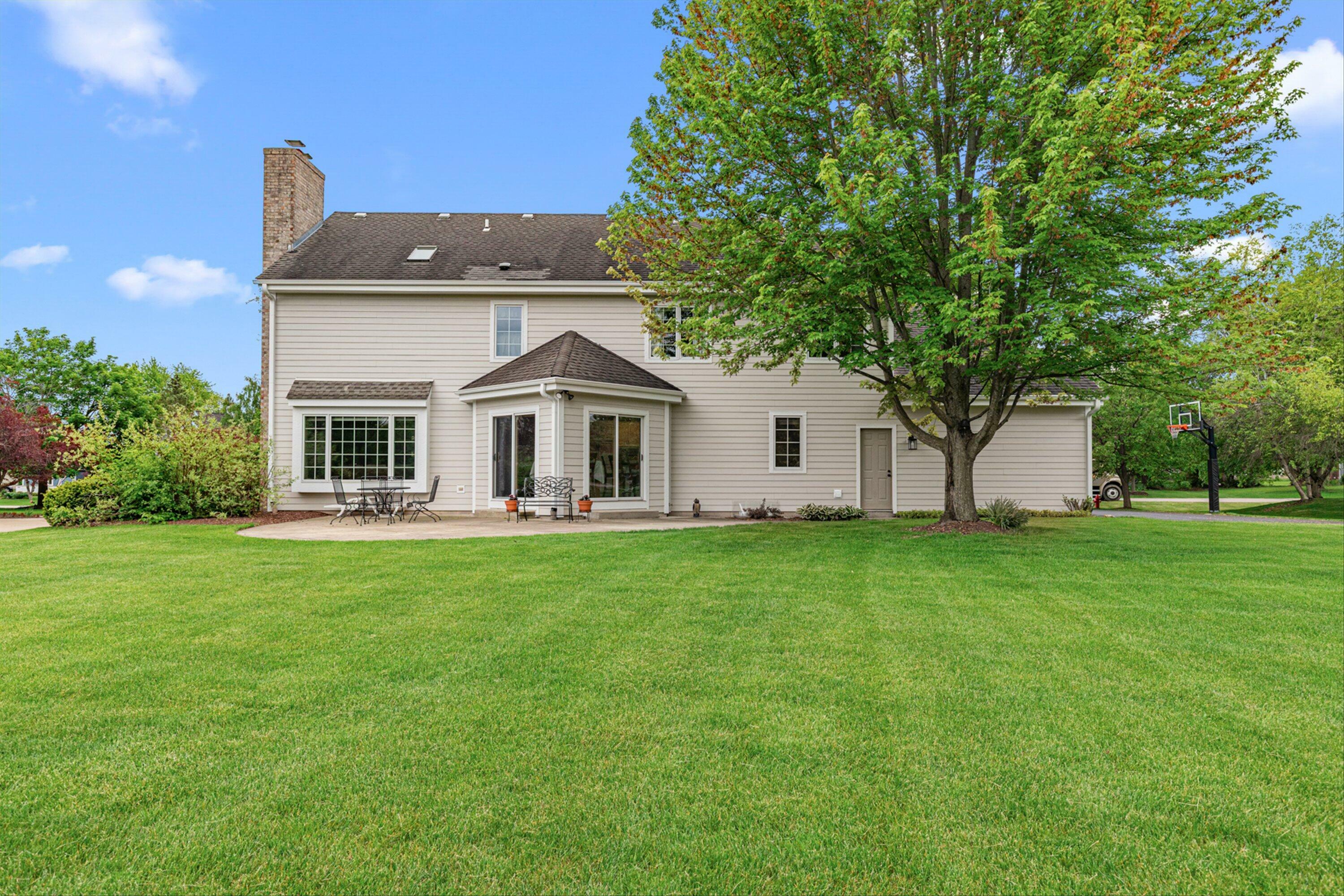 Property Photo: 8806 W Daventry Rd WI 53097