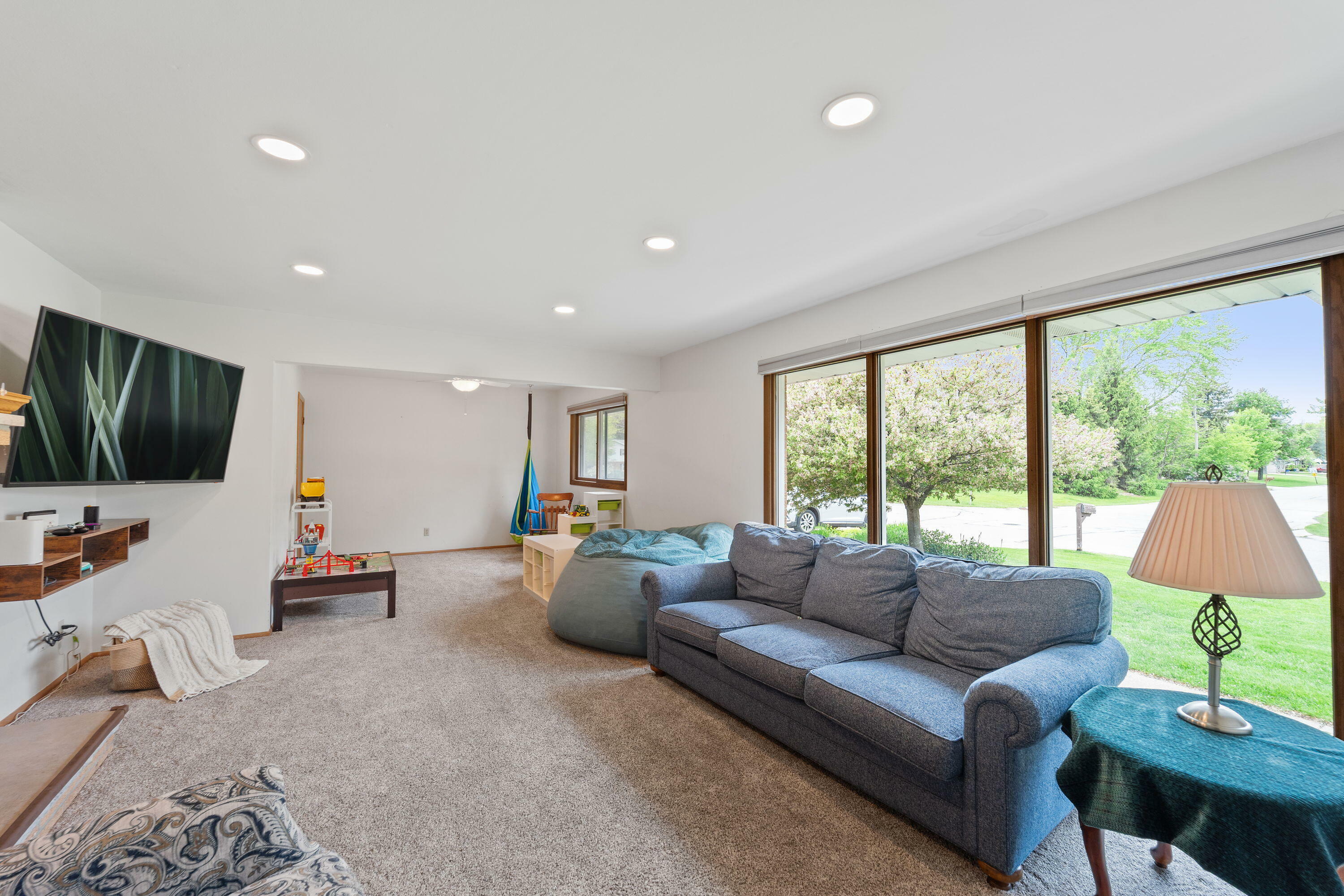 Property Photo:  701 W Fairfield Ct  WI 53217 