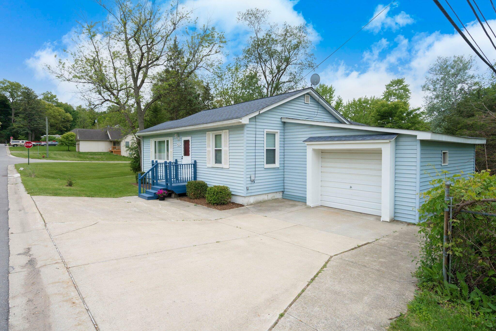 Property Photo: 4121 Quebec Street MI 48326