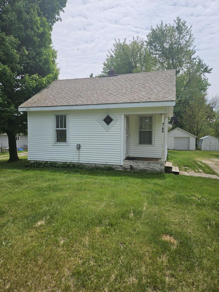 2759 Riverside Road  Benton Harbor MI 49022 photo
