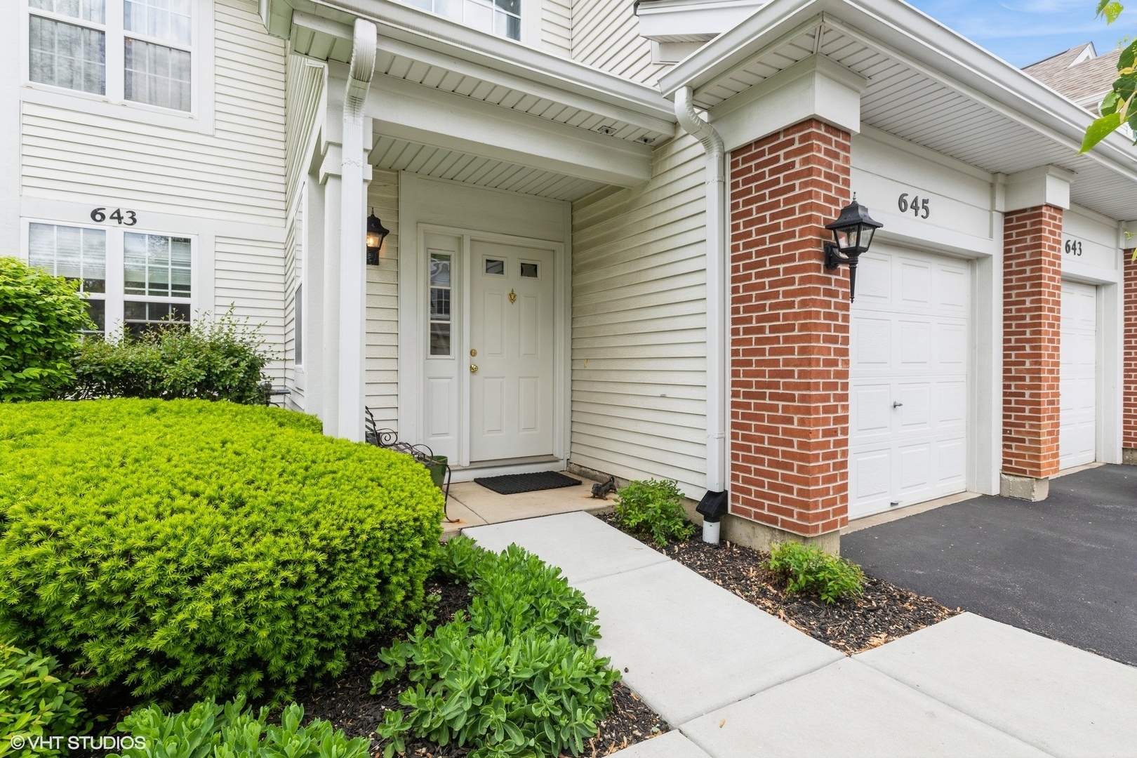 Property Photo: 645 Concord Way 645 IL 60070