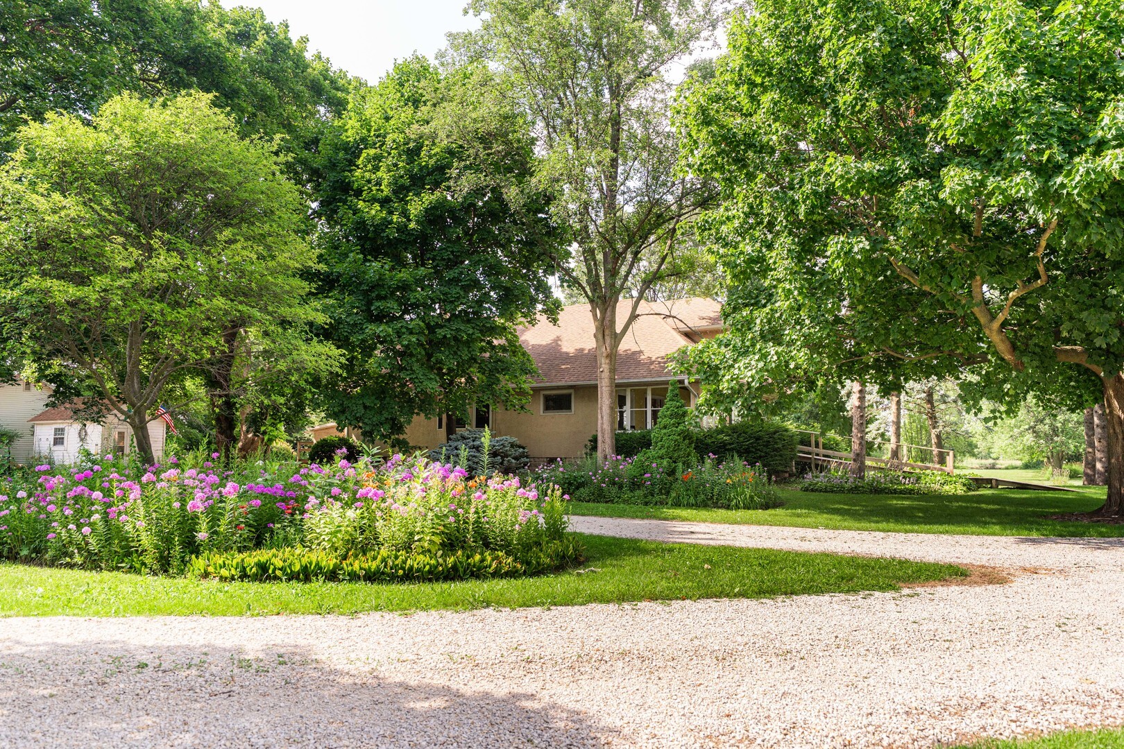 Property Photo:  1440 E Lincoln Highway  IL 60115 