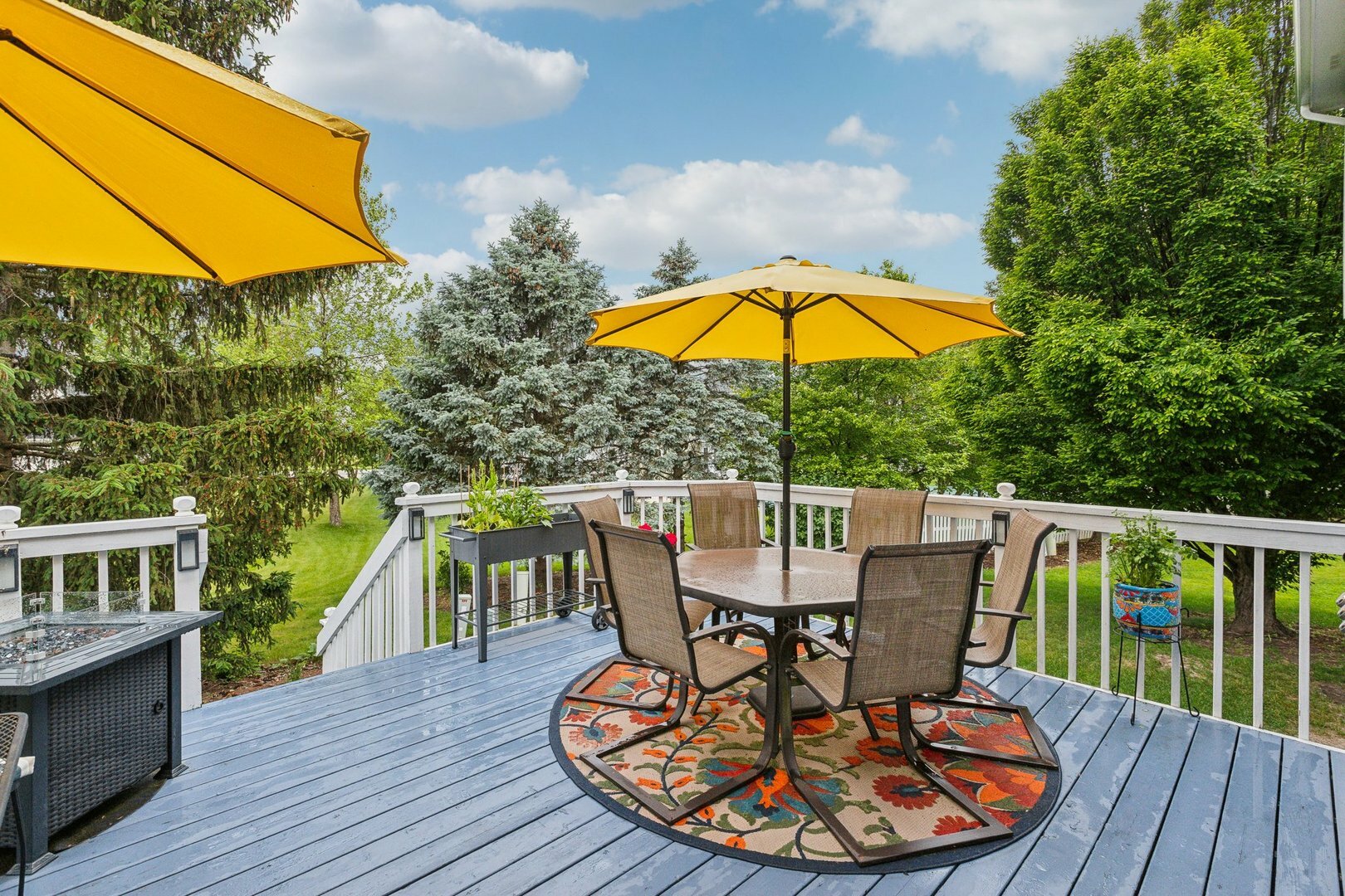 Property Photo: 310 Westhaven Circle IL 60134