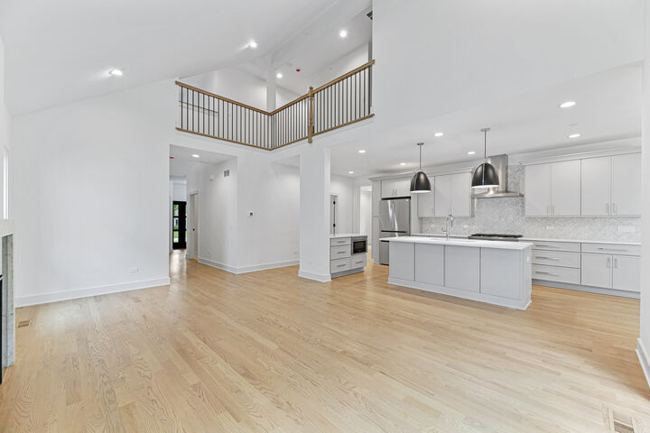 Property Photo:  1672 Huntington Lane  IL 60035 