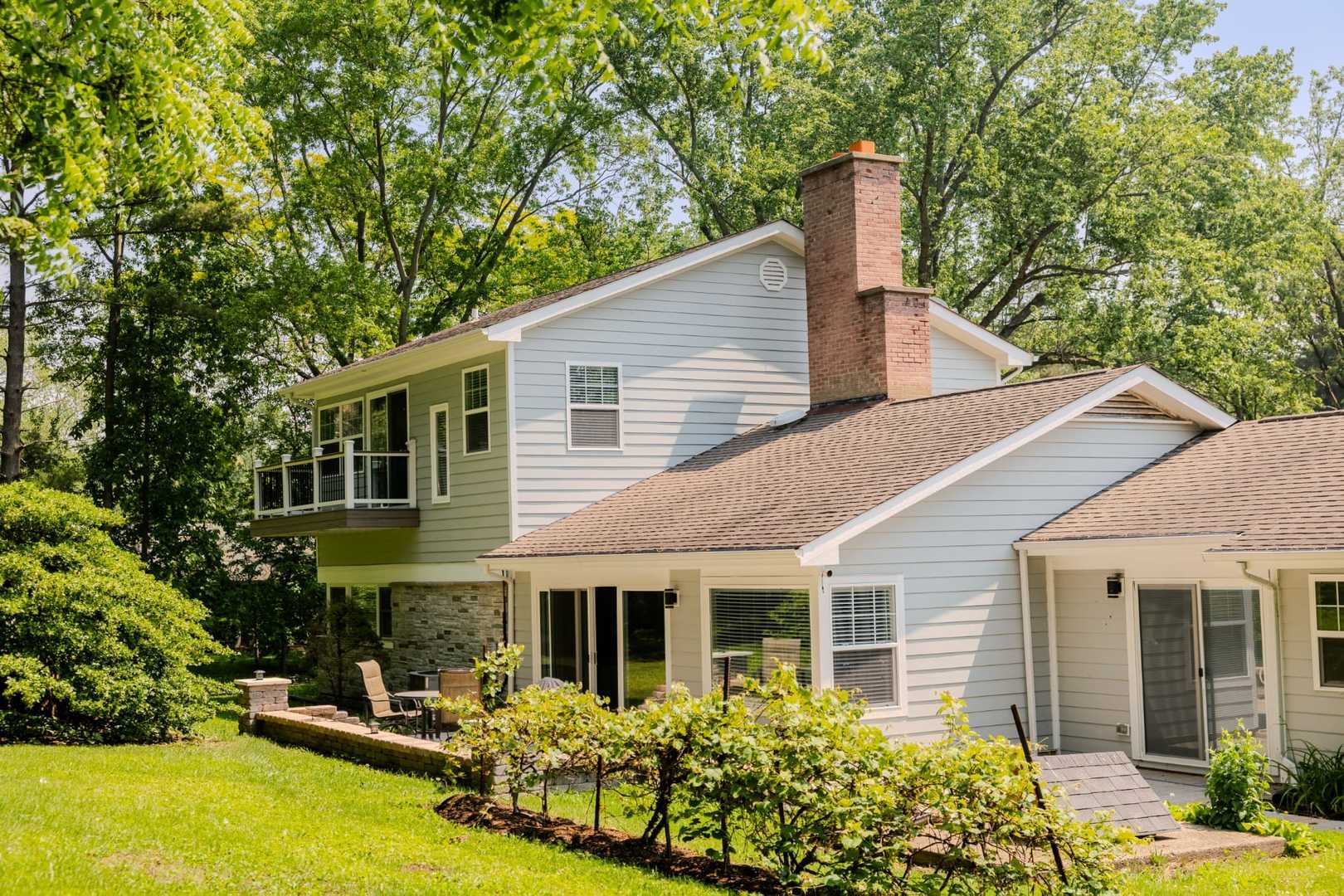 Property Photo: 1762 W Palatine Road IL 60067