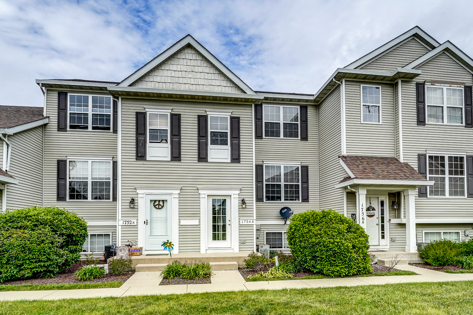 Property Photo: 1754 Fieldstone Drive IL 60404