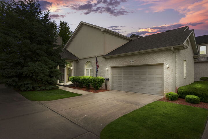 11104 Karen Drive  Orland Park IL 60467 photo