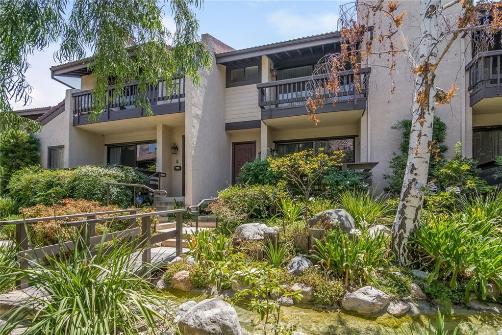 Property Photo: 5711 Owensmouth Avenue 116 CA 91367