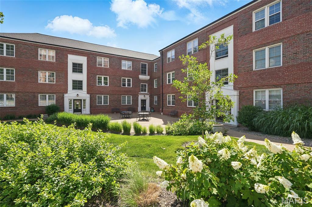 Property Photo: 923 S Hanley Road A MO 63105