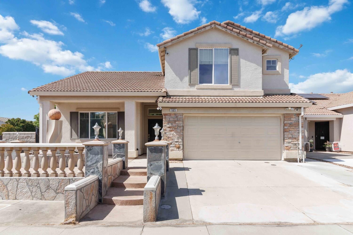 Property Photo:  5925 Livorno Way  CA 95757 