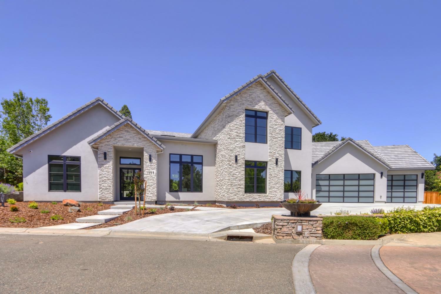 Property Photo: 1360 Pars Oak Lane CA 95608