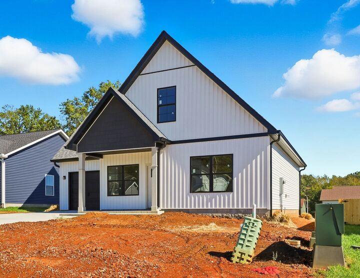 Property Photo: 1326 Isaiah Dr TN 37042