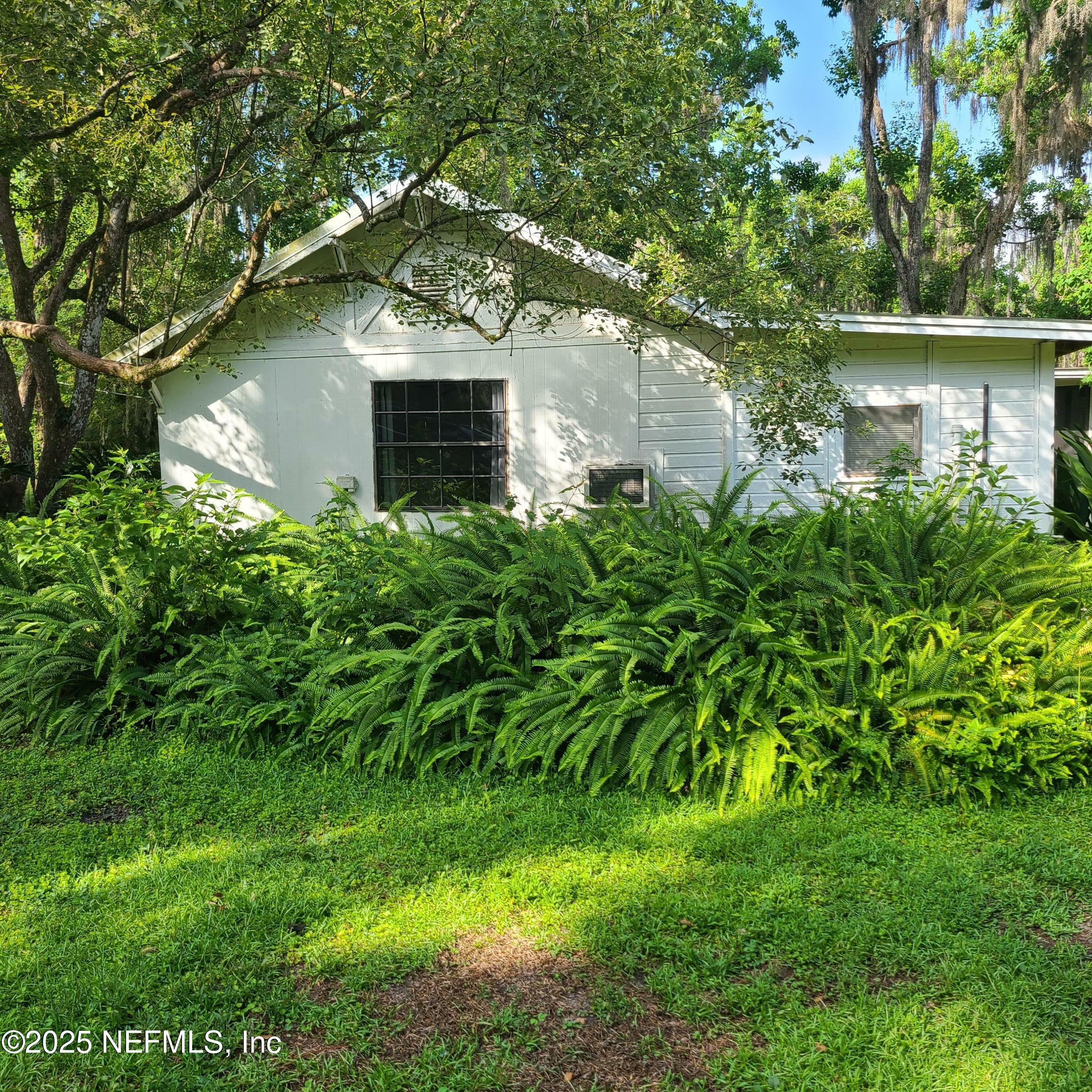 Property Photo: 1420 Lake Disston Drive B FL 32110