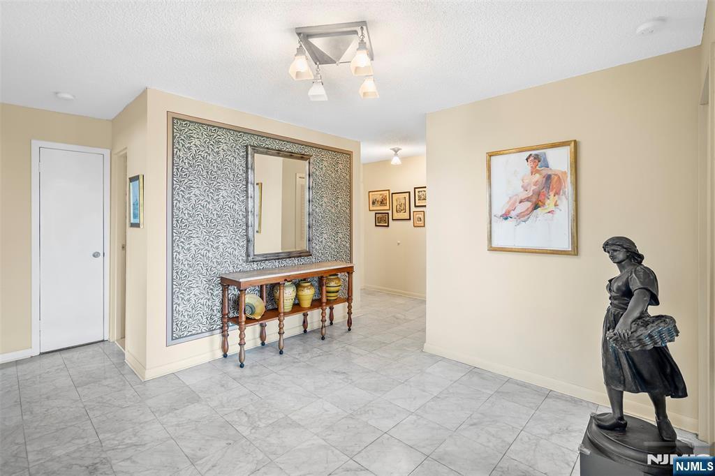 Property Photo:  160 Overlook Avenue 3C  NJ 07601 