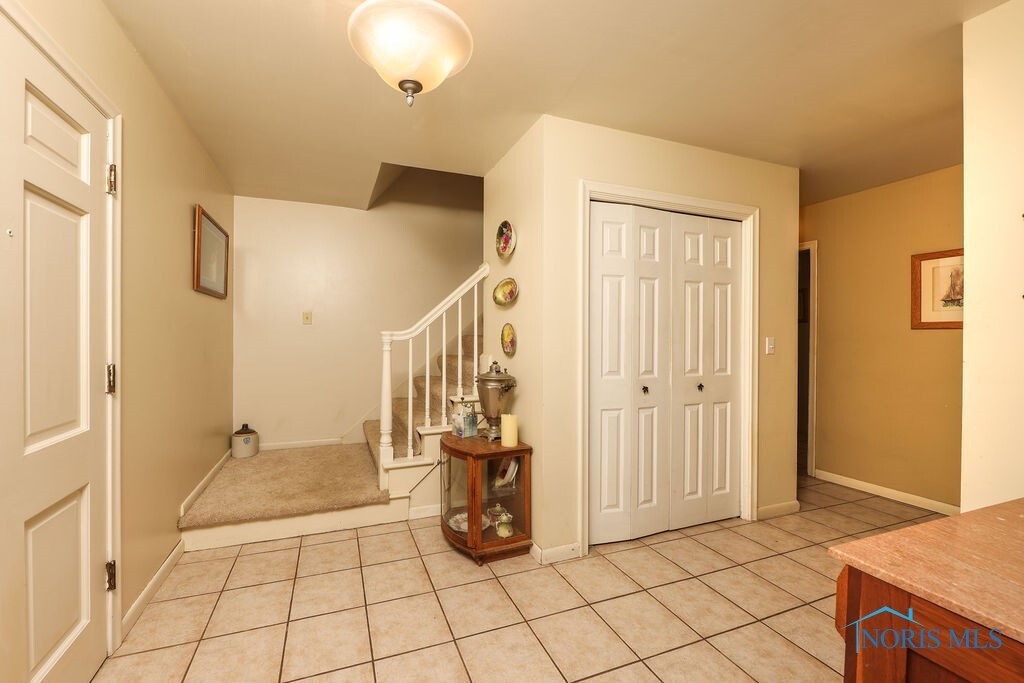 Property Photo: 633 Hillcrest Avenue OH 45840