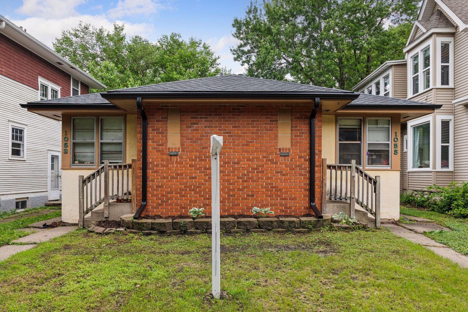 Property Photo:  1053 12th Avenue SE  MN 55414 