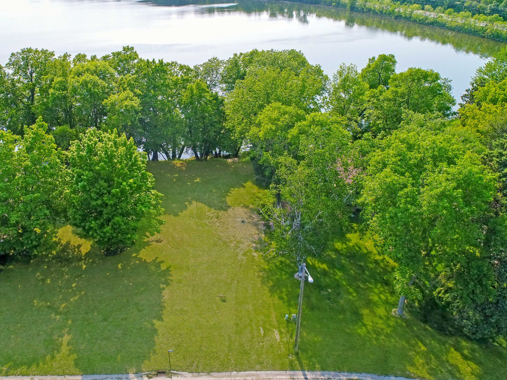 Property Photo: 3504 Pawnee Drive SE MN 56308