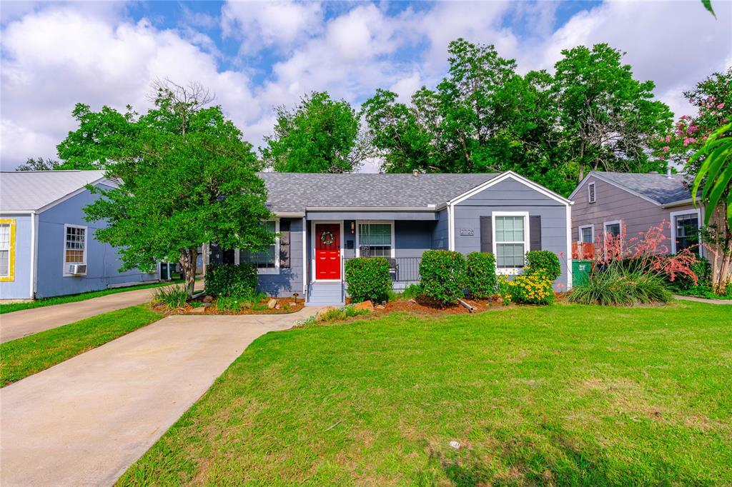 Property Photo: 2725 Ryan Avenue TX 76110
