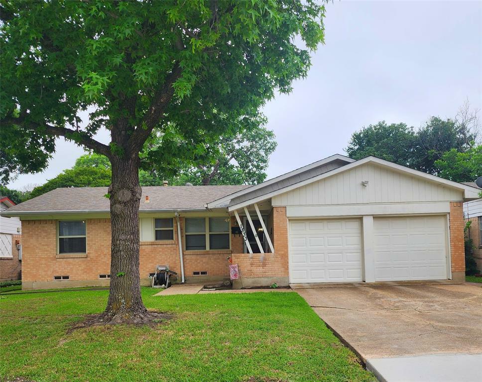 Property Photo: 1833 South Parkway TX 75149