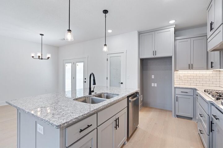 Property Photo:  7101 SW Basswood Avenue  AR 72713 