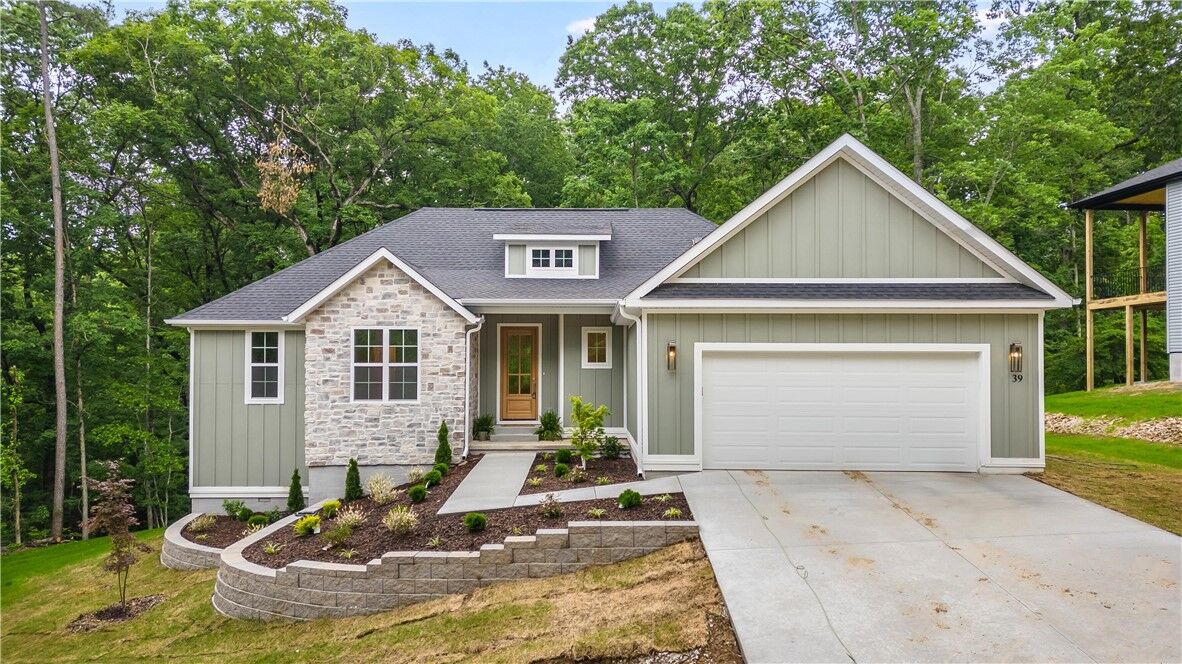 Property Photo:  39 Westmorland Drive  AR 72714 