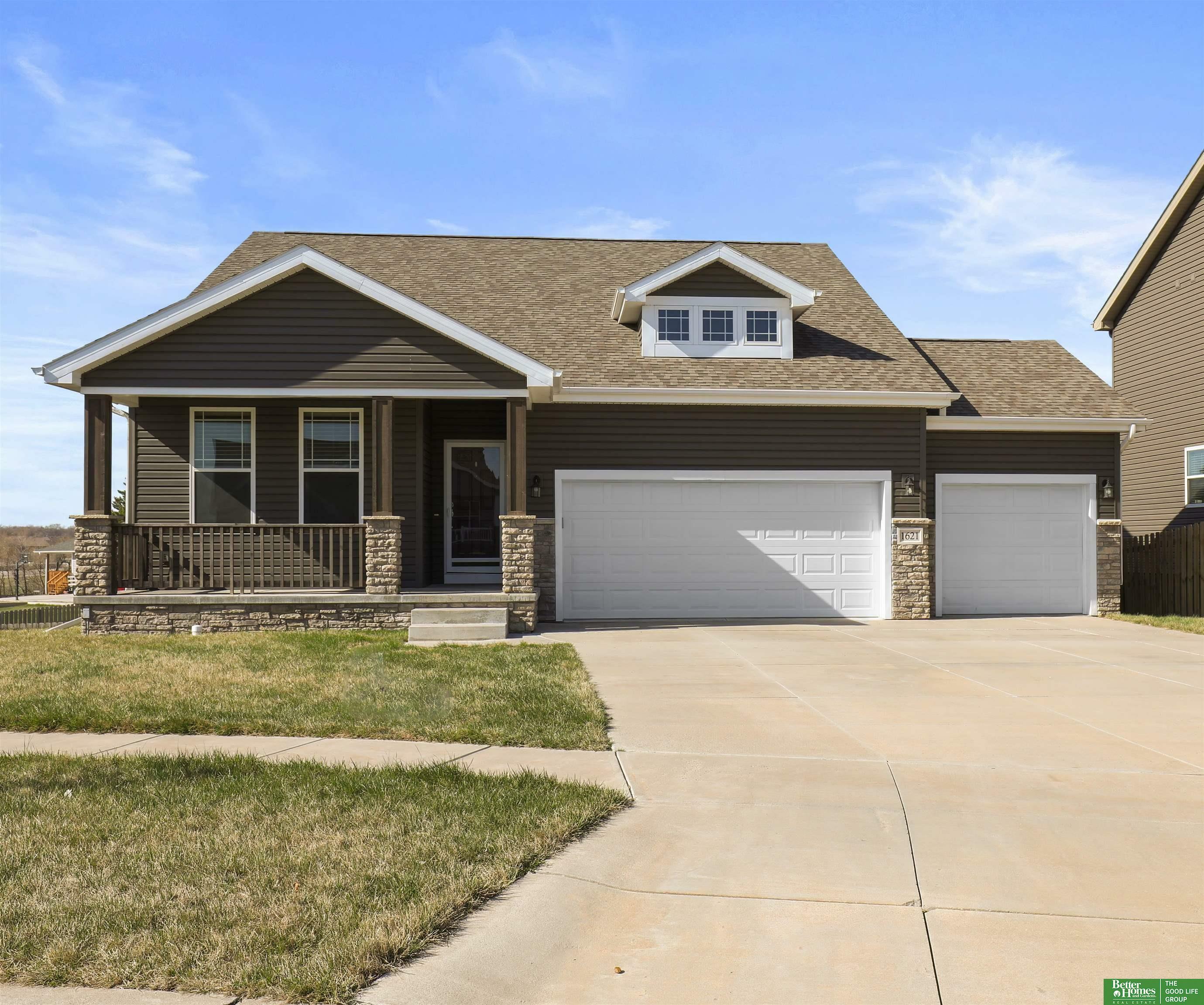 Property Photo:  1621 Pennsylvania Court  NE 68521 