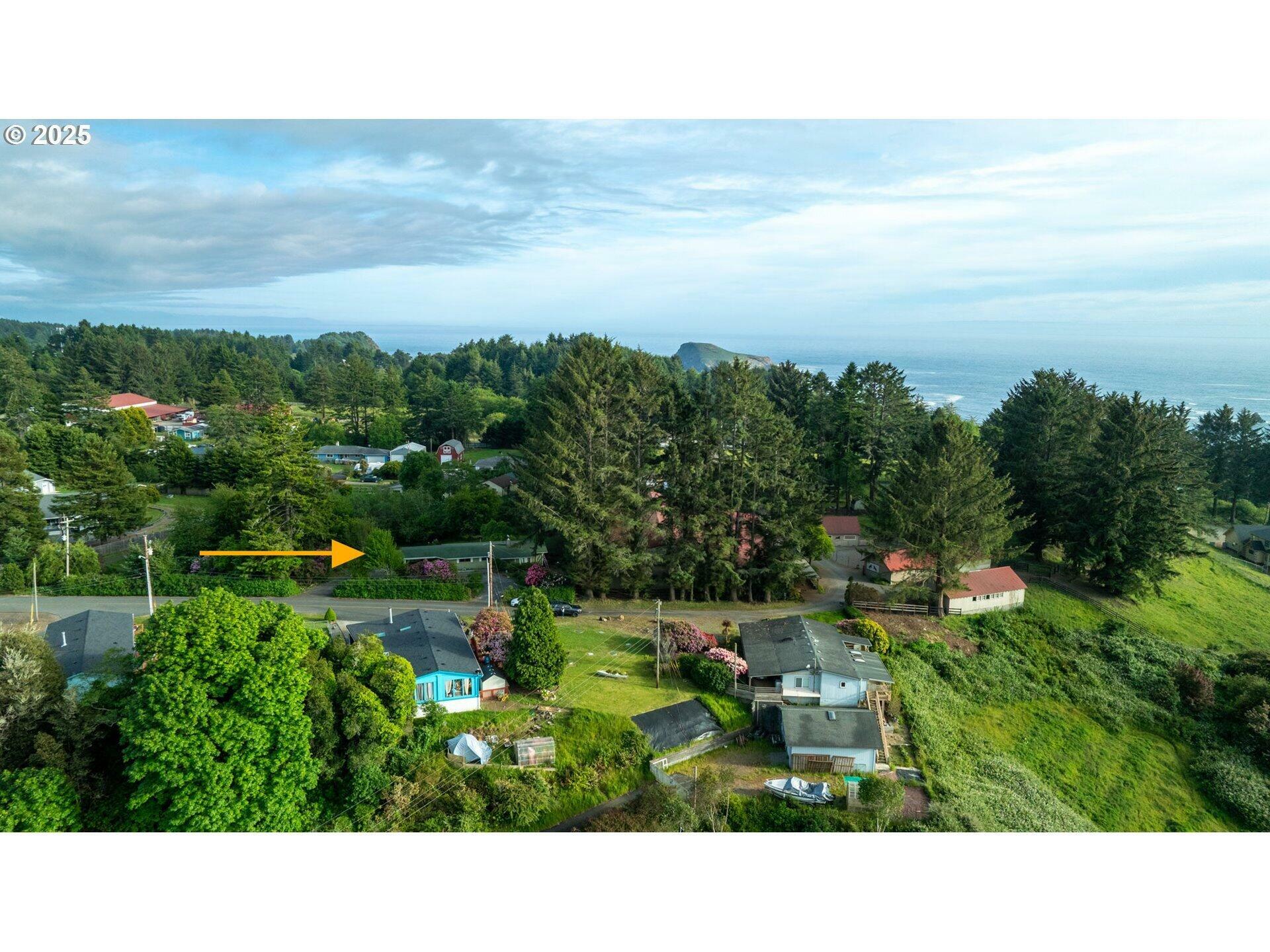 Property Photo: 96376 Coverdell Road OR 97415