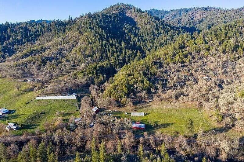 14855 E Evan'S Creek Road  Rogue River OR 97537 photo