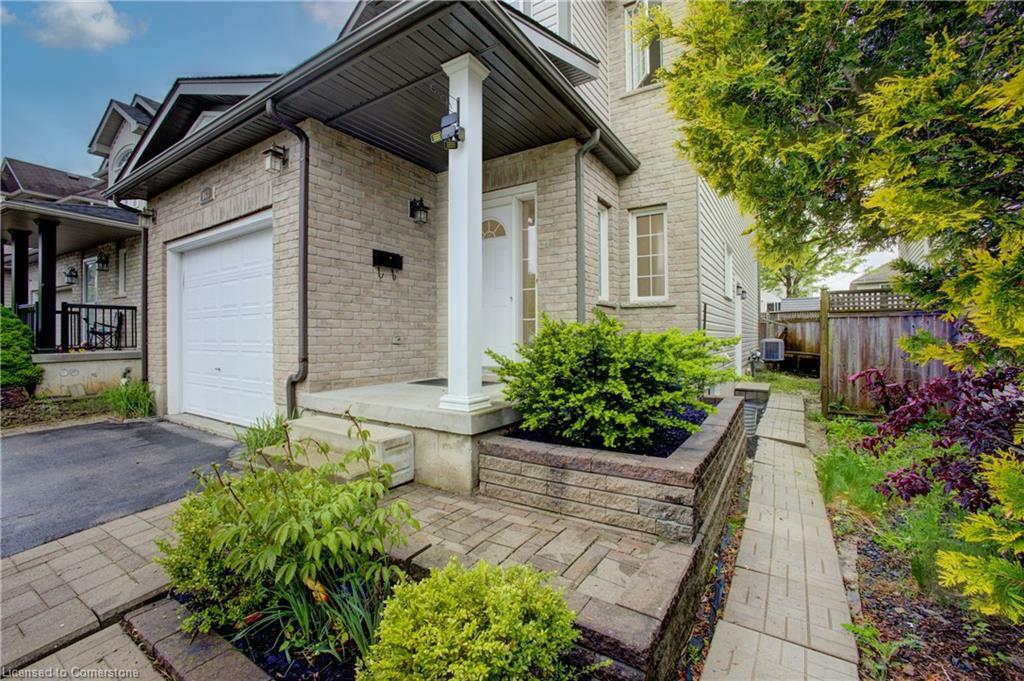 Property Photo: 863 Laurelwood Drive ON N2V 2X8
