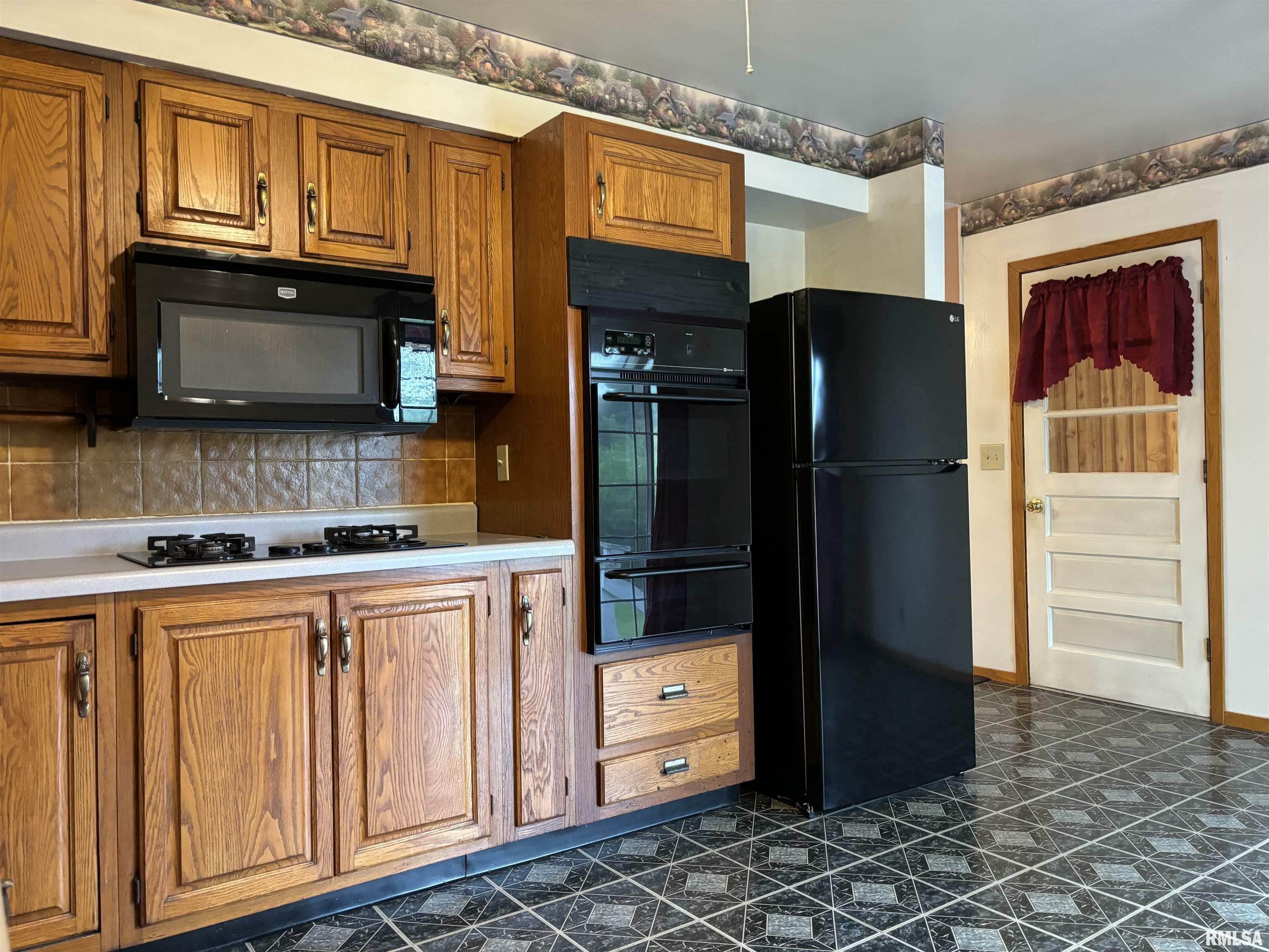 Property Photo: 6 Bay Shore Drive IL 61540