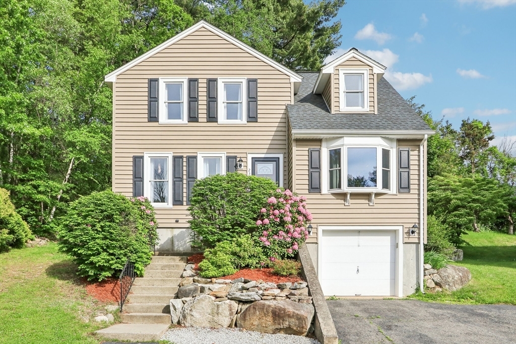 Property Photo: 23 Jasmine Ct MA 01826