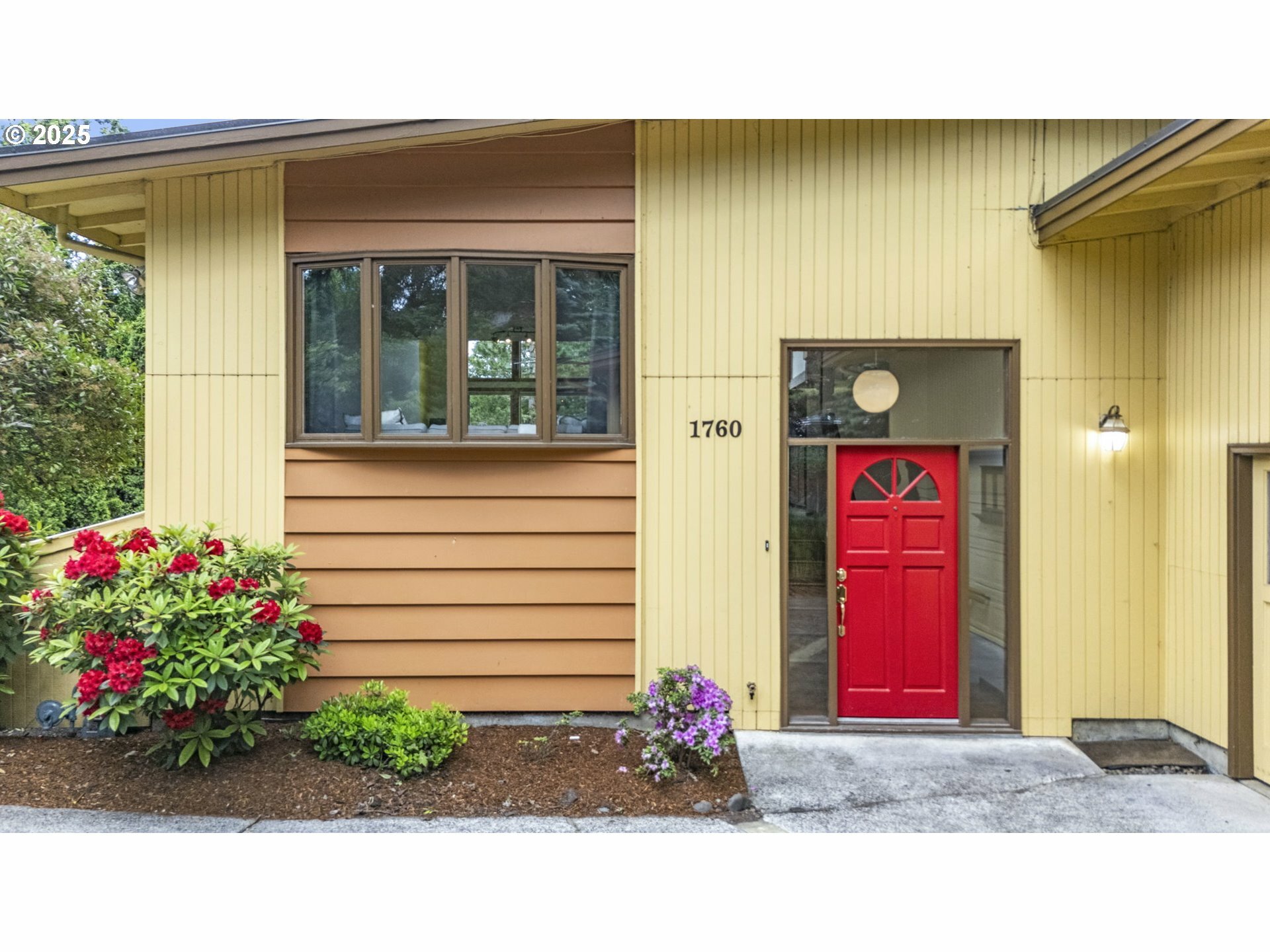Property Photo: 1760 W 34th Ave OR 97405