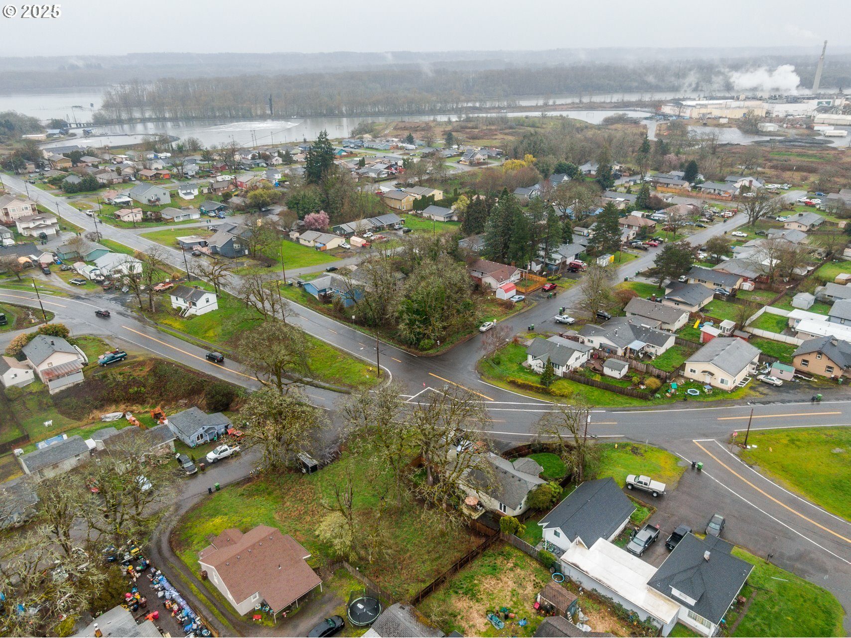 Property Photo: 1324 Old Portland Rd OR 97051