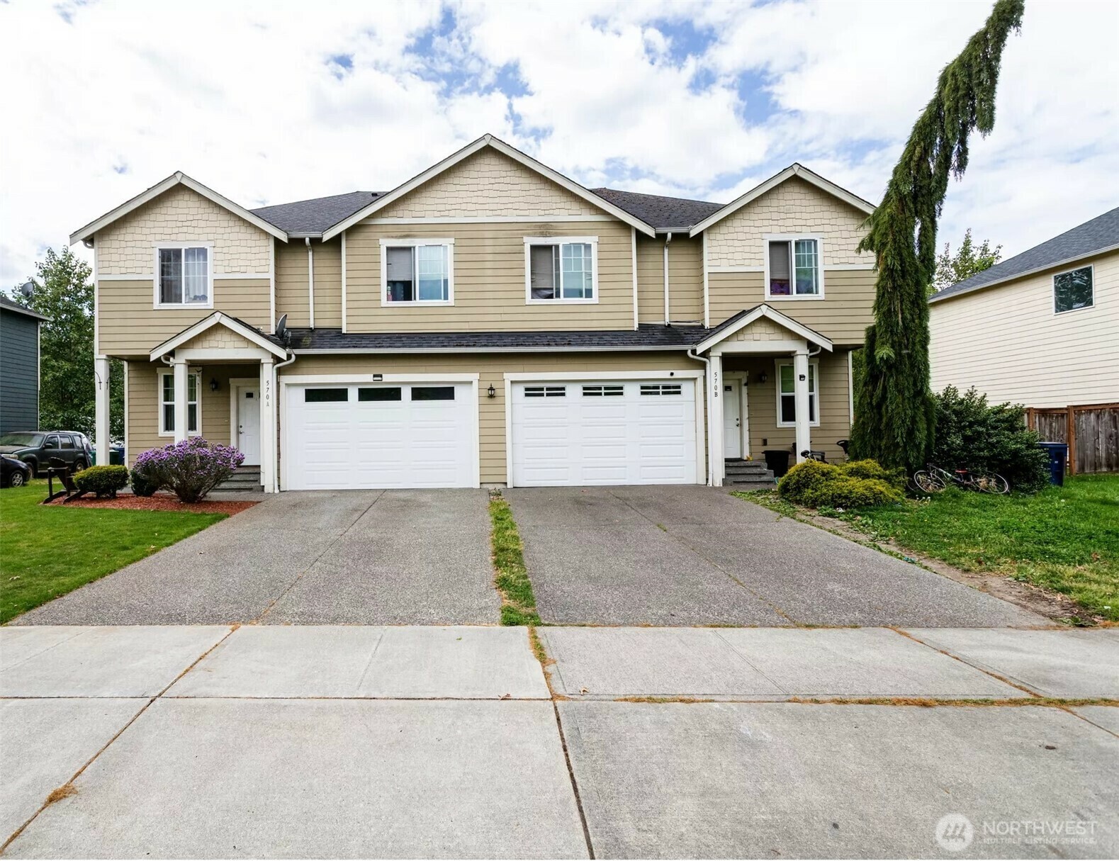 Property Photo: 570 Beaver Boulevard A WA 98047
