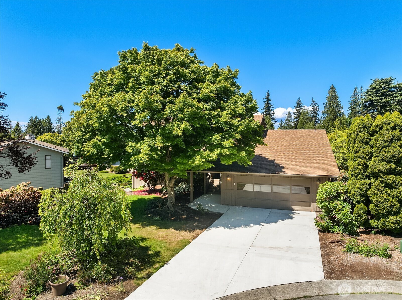 Property Photo: 9119 185th Place SW WA 98026