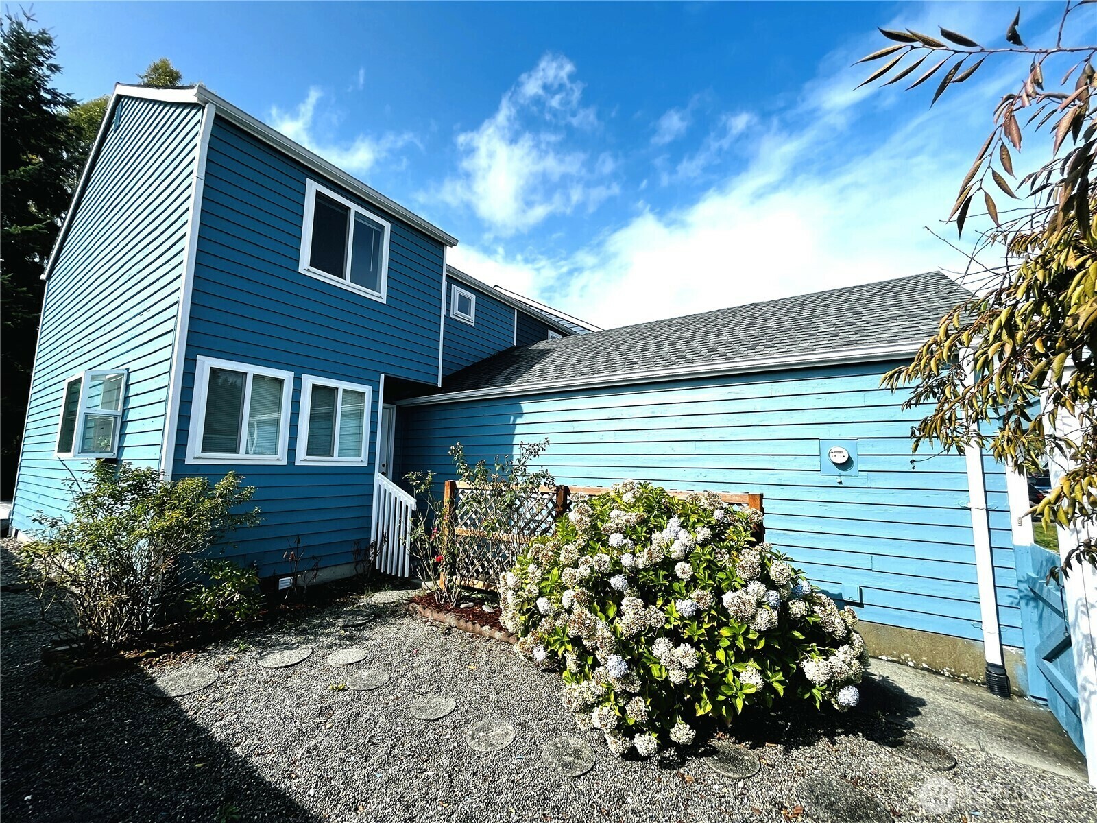 Property Photo: 19573 2nd Avenue NE WA 98366