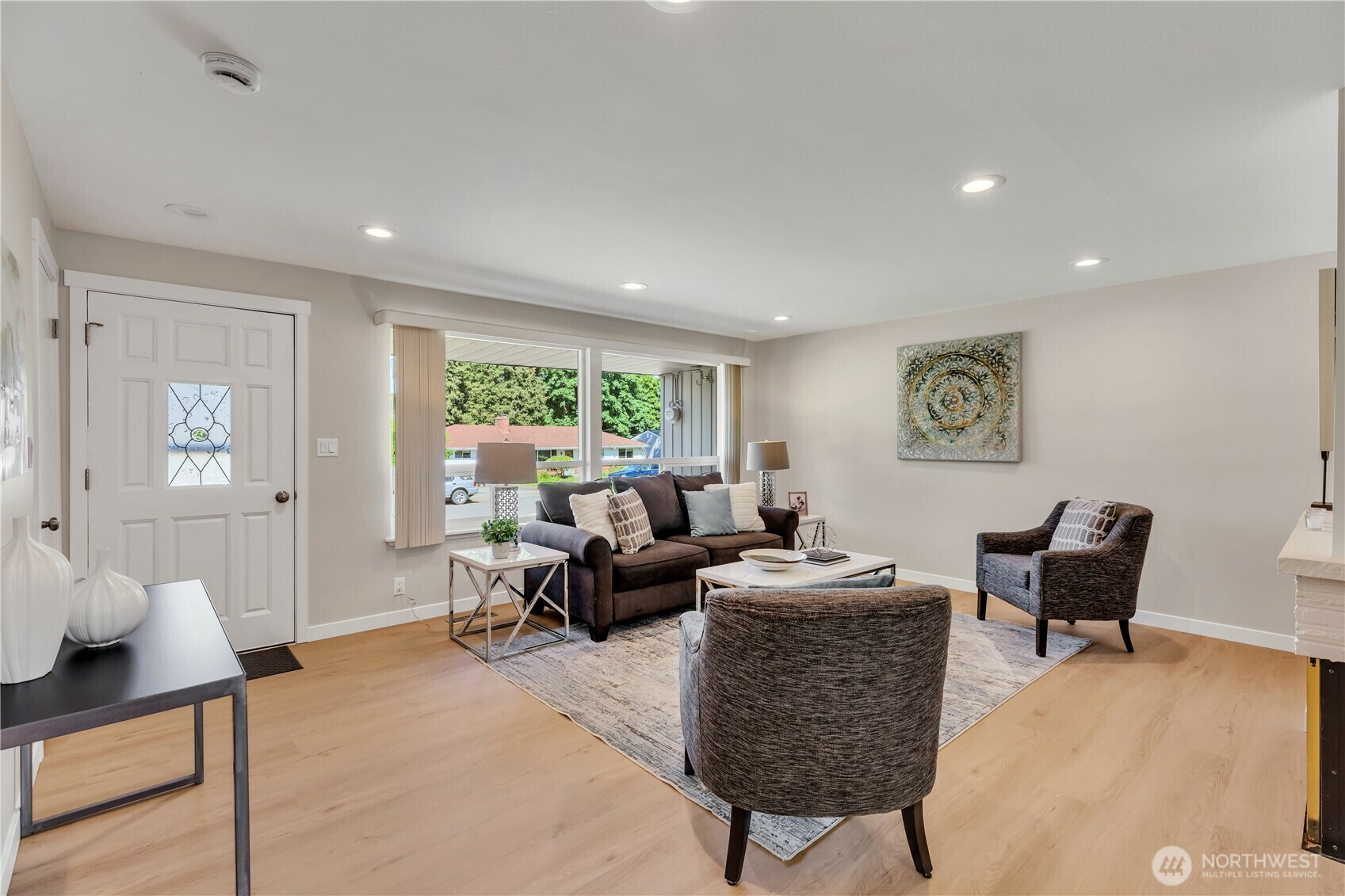 Property Photo: 952 165th Avenue SE WA 98008