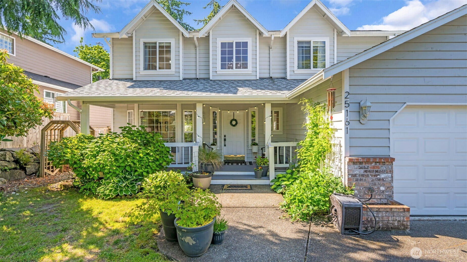 Property Photo: 25161 13th Avenue S WA 98198