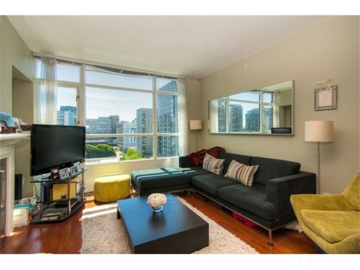 Property Photo:  1420  Terry Avenue 1707  WA 98101 