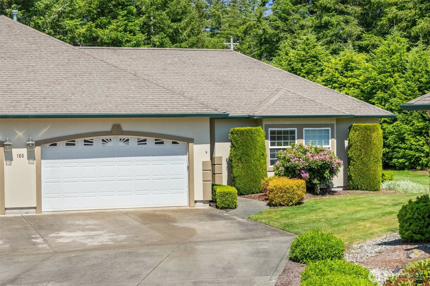 Property Photo: 160 E Beaumont Drive B WA 98584
